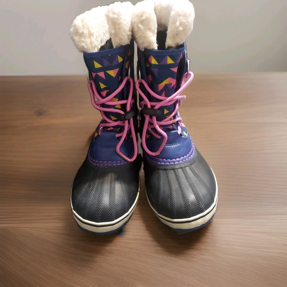 Sorel Purple & Pink Snow Boot | Stylish Winter Essential Size 5 Waterproof Shoe